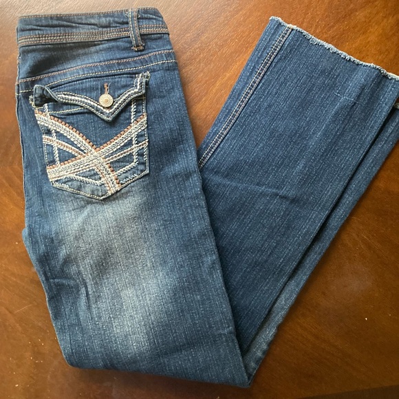 Ladies Size 11/12 Regular Rue 21 Slim Boot Cropped Frayed Denim Jeans - Picture 1 of 16